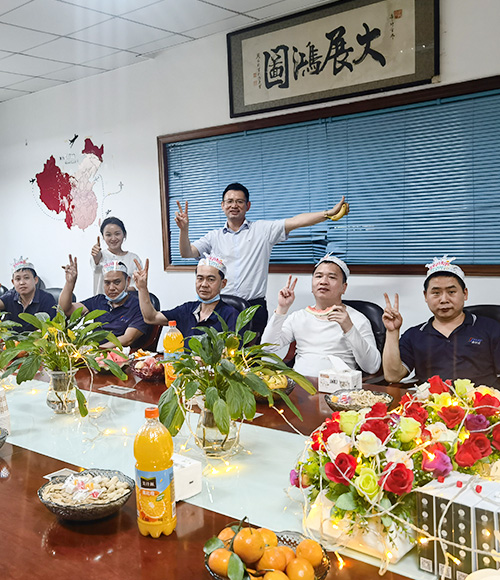 鑫臺(tái)銘團(tuán)隊(duì)聚餐場(chǎng)景